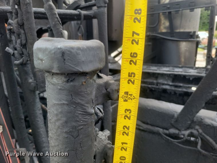 image for item DR4816 2000 International  4900 oil distributor truck