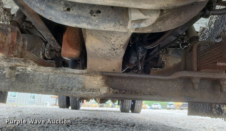 image for item DR4816 2000 International  4900 oil distributor truck