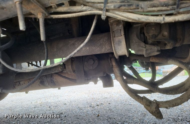 image for item DR4816 2000 International  4900 oil distributor truck