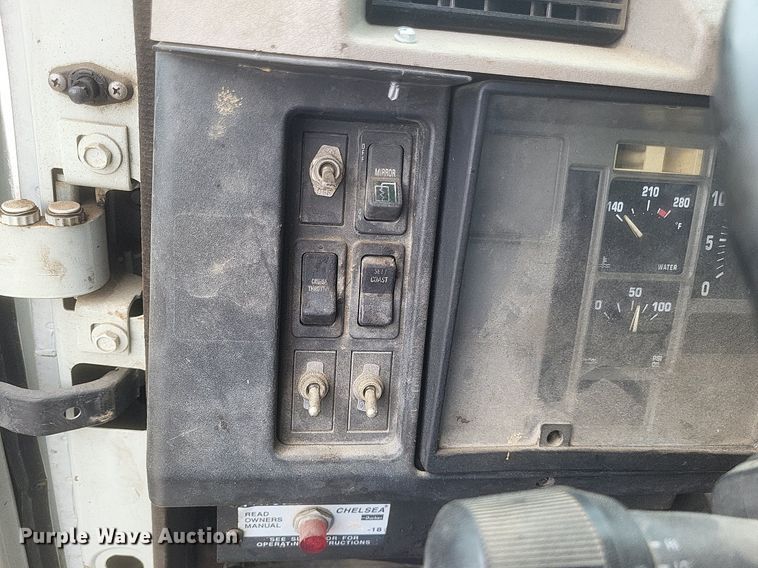 image for item DR4816 2000 International  4900 oil distributor truck