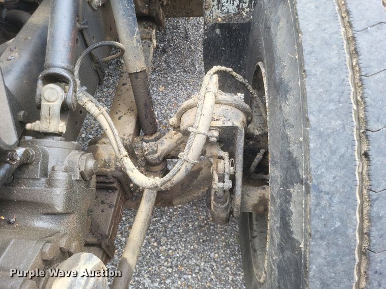 image for item DR4816 2000 International  4900 oil distributor truck