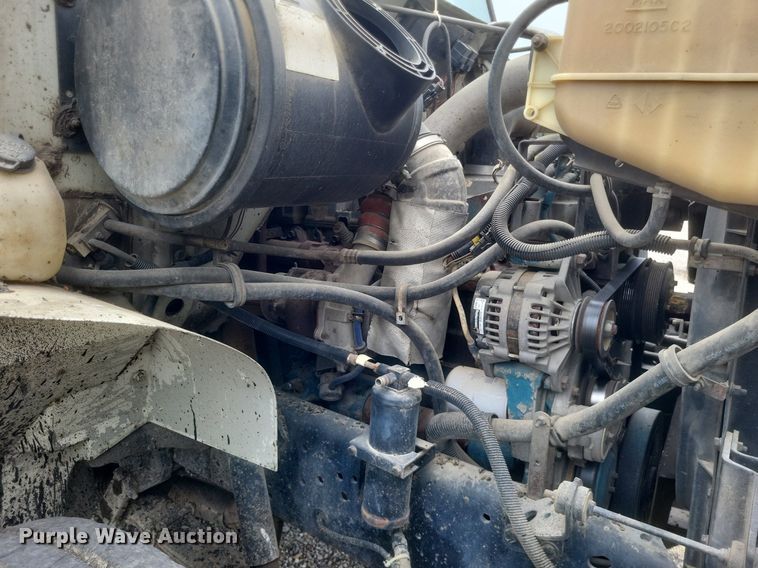 image for item DR4816 2000 International  4900 oil distributor truck