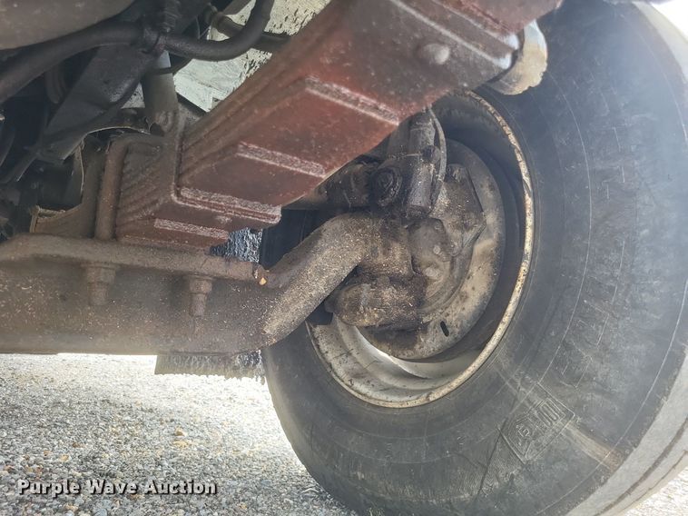 image for item DR4816 2000 International  4900 oil distributor truck