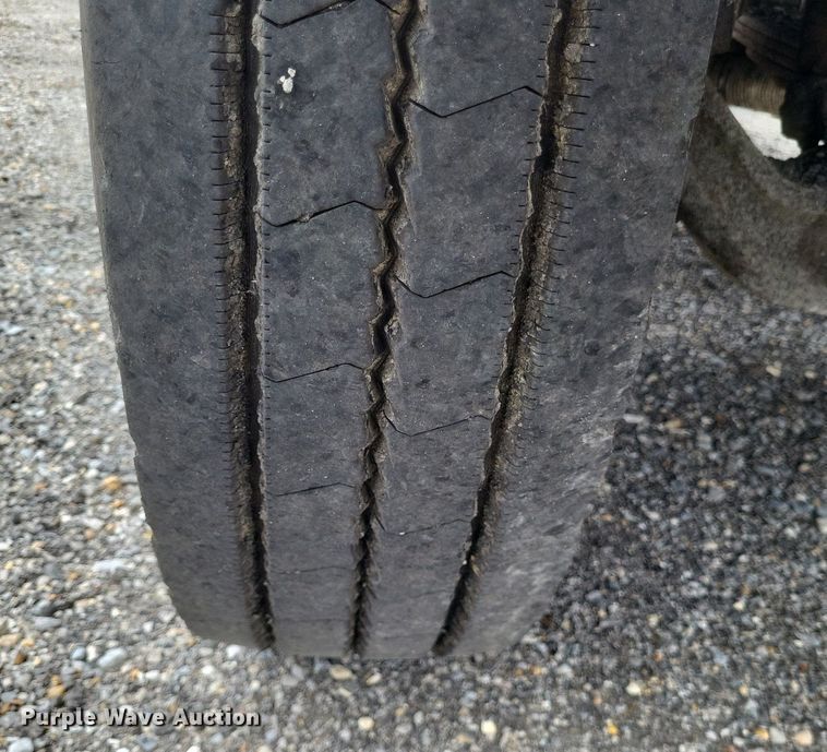 image for item DR4816 2000 International  4900 oil distributor truck