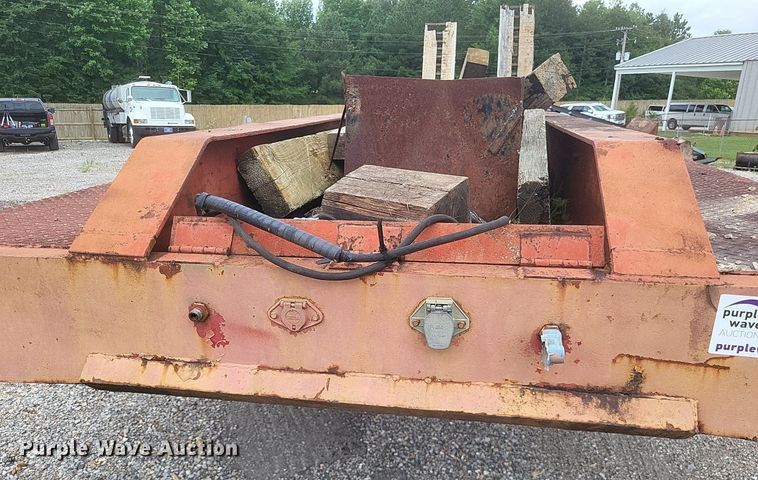 image for item DR4817 1979 Johnson Super  drop deck equipment trailer