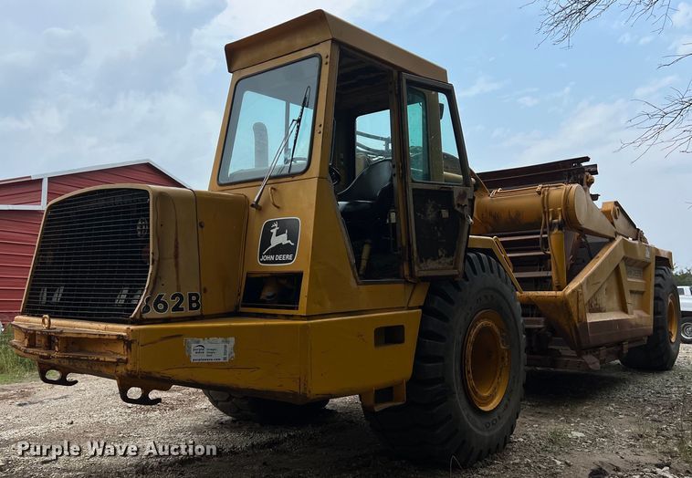 image for item DS3109 1989 John Deere  862B elevating scraper