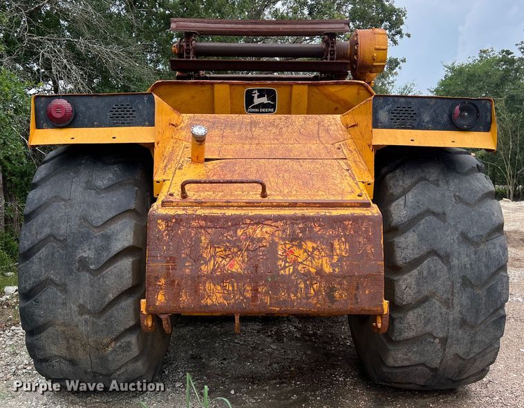 image for item DS3109 1989 John Deere  862B elevating scraper
