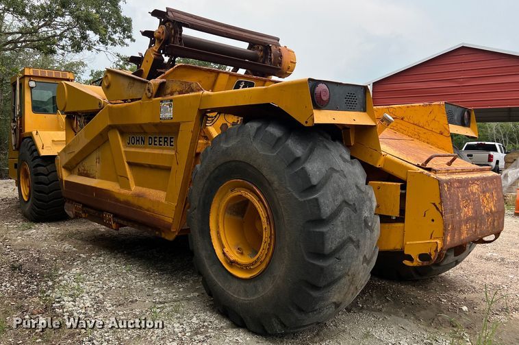 image for item DS3109 1989 John Deere  862B elevating scraper