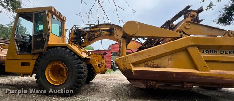 image for item DS3109 1989 John Deere  862B elevating scraper
