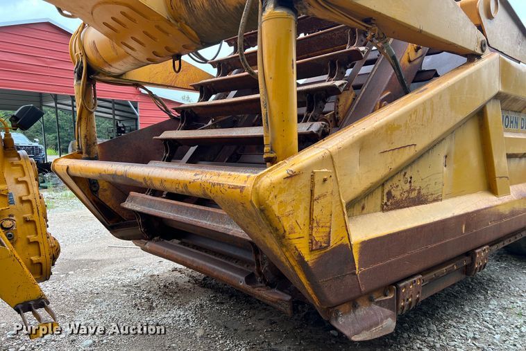 image for item DS3109 1989 John Deere  862B elevating scraper