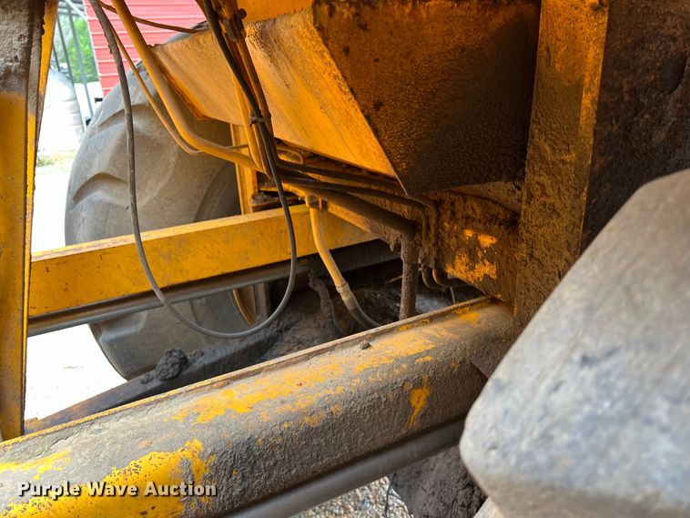 image for item DS3109 1989 John Deere  862B elevating scraper