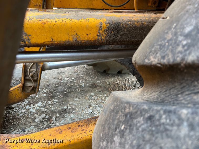 image for item DS3109 1989 John Deere  862B elevating scraper