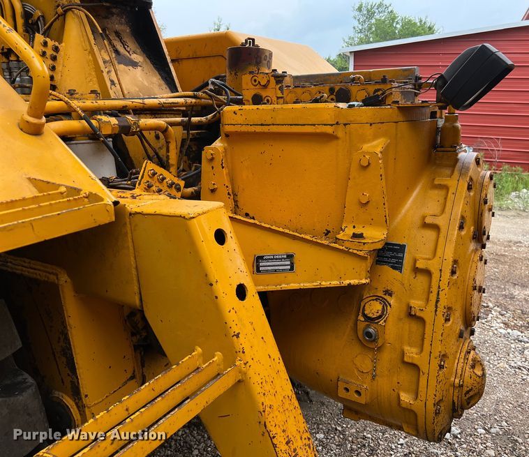 image for item DS3109 1989 John Deere  862B elevating scraper