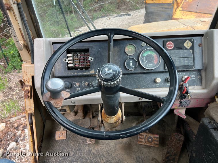 image for item DS3109 1989 John Deere  862B elevating scraper