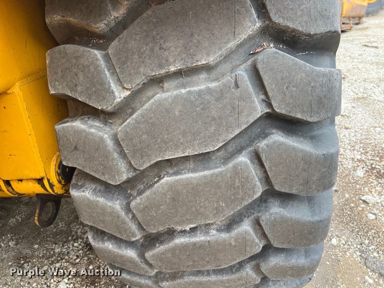 image for item DS3109 1989 John Deere  862B elevating scraper