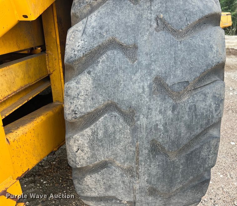 image for item DS3109 1989 John Deere  862B elevating scraper