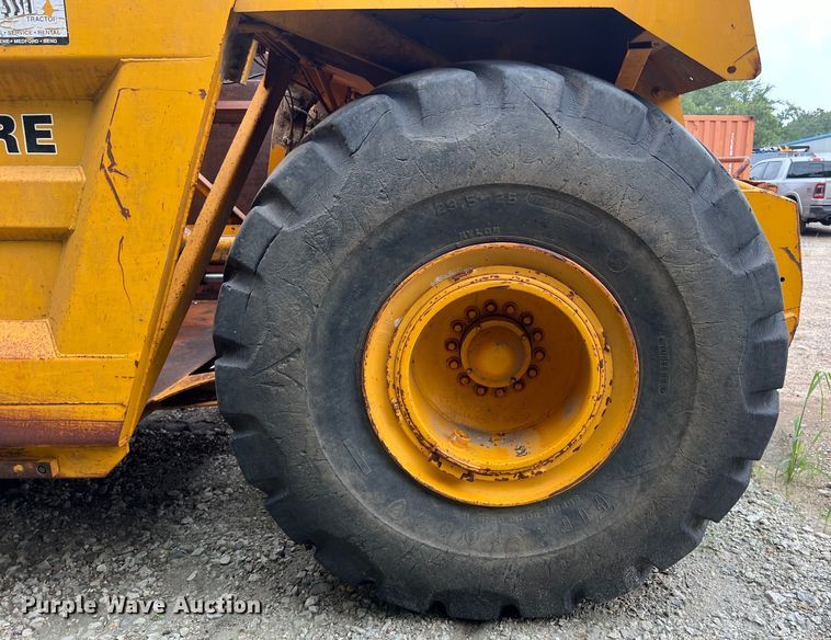 image for item DS3109 1989 John Deere  862B elevating scraper