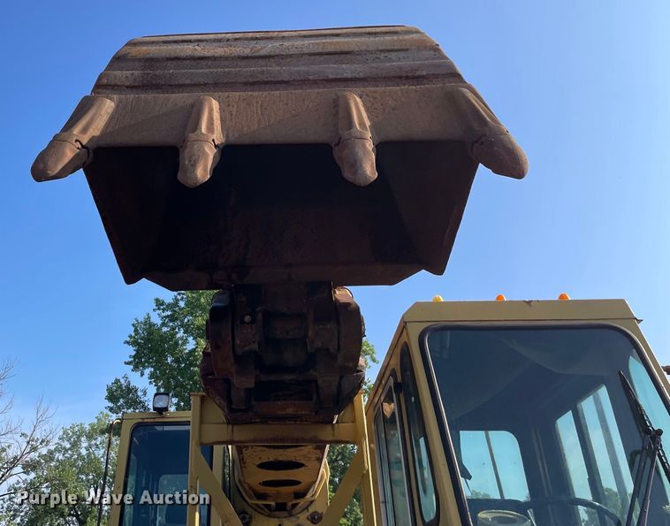 image for item DS5509 1994 Gradall XL4100 wheeled excavator