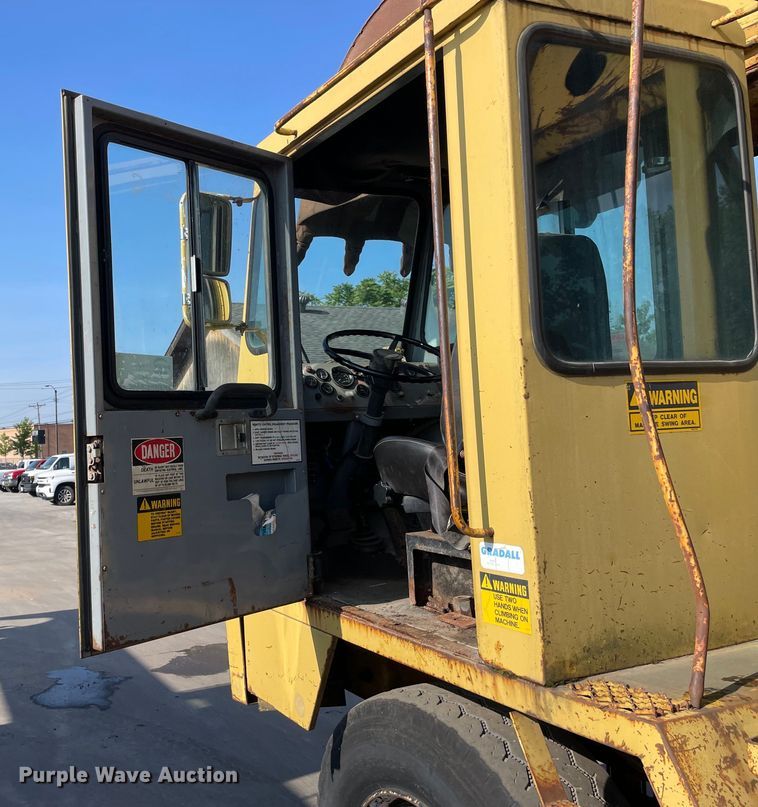 image for item DS5509 1994 Gradall XL4100 wheeled excavator