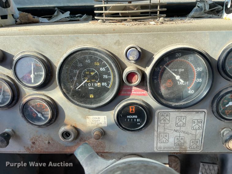 image for item DS5509 1994 Gradall XL4100 wheeled excavator