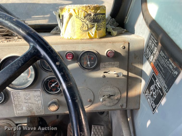 image for item DS5509 1994 Gradall XL4100 wheeled excavator