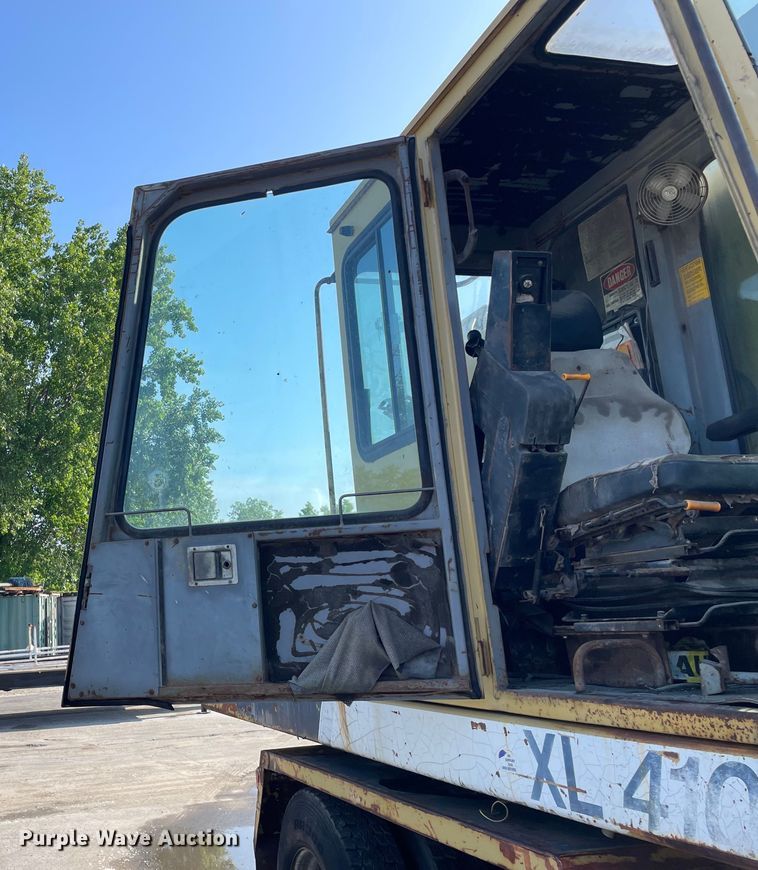 image for item DS5509 1994 Gradall XL4100 wheeled excavator