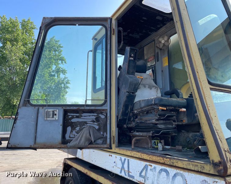 image for item DS5509 1994 Gradall XL4100 wheeled excavator