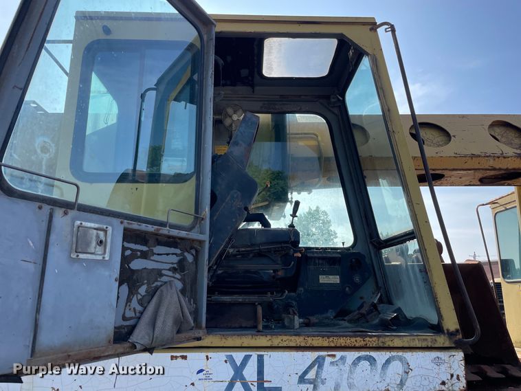 image for item DS5509 1994 Gradall XL4100 wheeled excavator