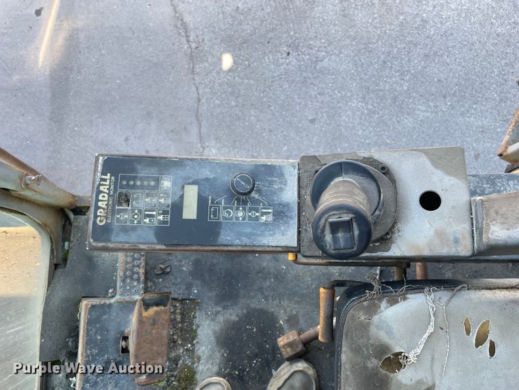 image for item DS5509 1994 Gradall XL4100 wheeled excavator