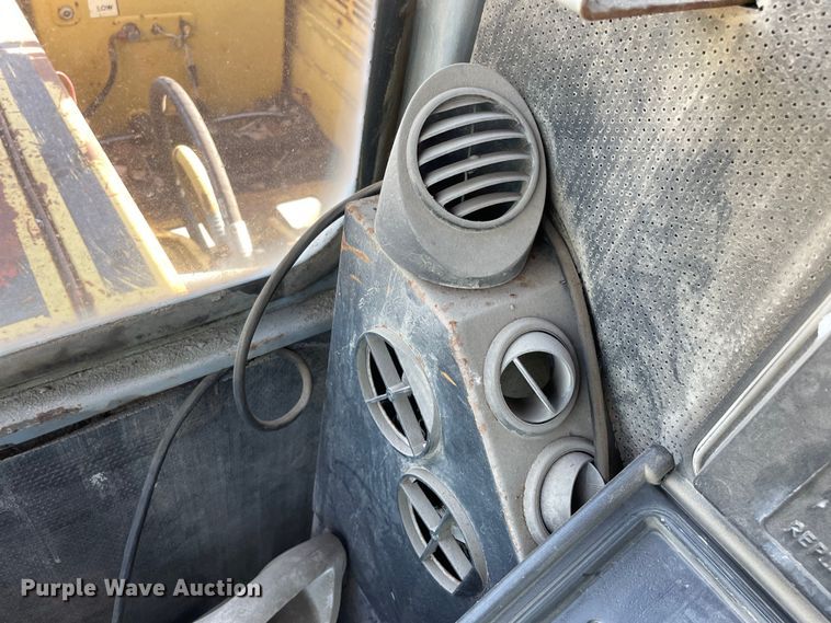 image for item DS5509 1994 Gradall XL4100 wheeled excavator