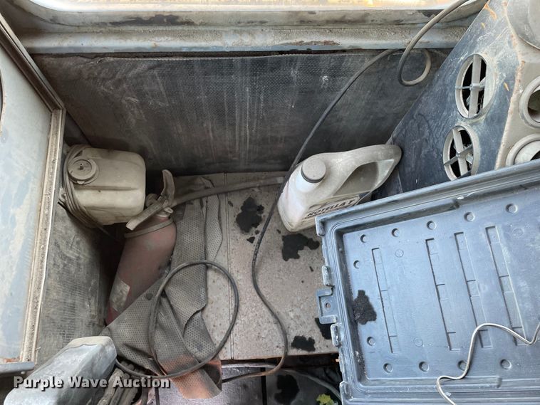 image for item DS5509 1994 Gradall XL4100 wheeled excavator