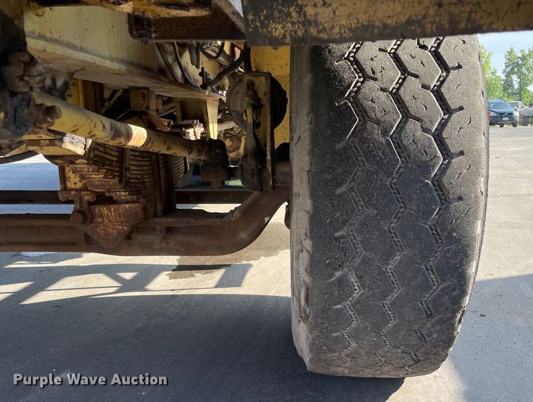 image for item DS5509 1994 Gradall XL4100 wheeled excavator