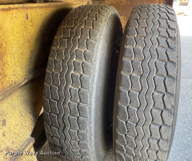 image for item DS5509 1994 Gradall XL4100 wheeled excavator