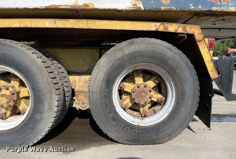 image for item DS5509 1994 Gradall XL4100 wheeled excavator