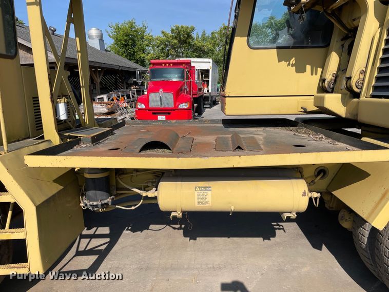 image for item DS5510 1997 Gradall XL4100 wheeled excavator