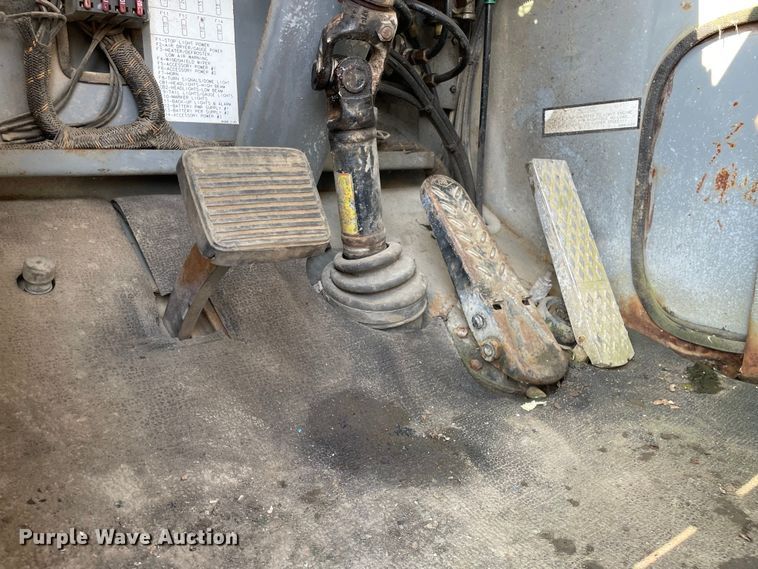 image for item DS5510 1997 Gradall XL4100 wheeled excavator