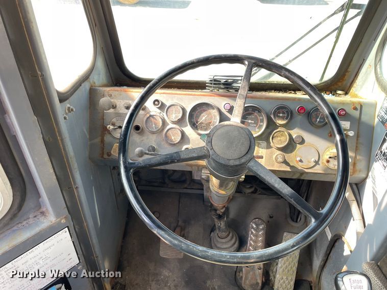 image for item DS5510 1997 Gradall XL4100 wheeled excavator