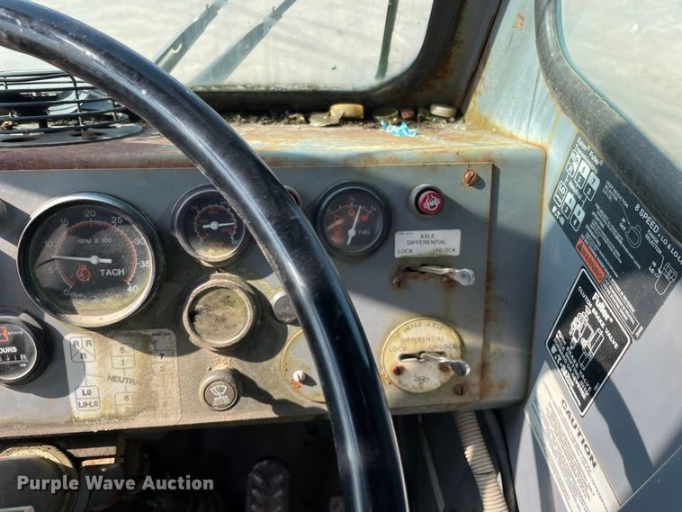 image for item DS5510 1997 Gradall XL4100 wheeled excavator