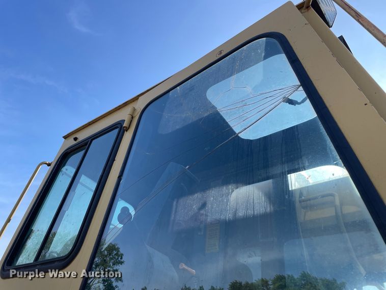 image for item DS5510 1997 Gradall XL4100 wheeled excavator