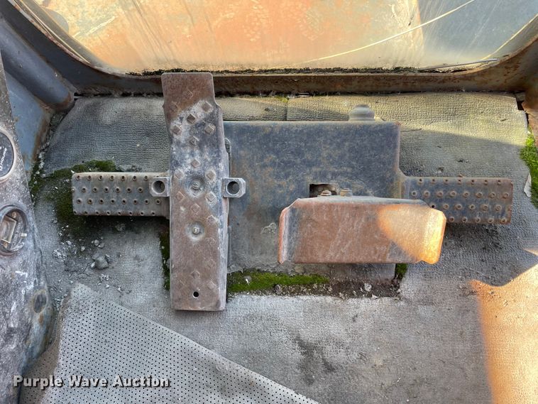 image for item DS5510 1997 Gradall XL4100 wheeled excavator