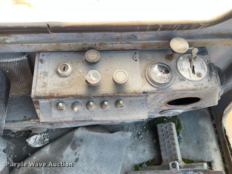 image for item DS5510 1997 Gradall XL4100 wheeled excavator