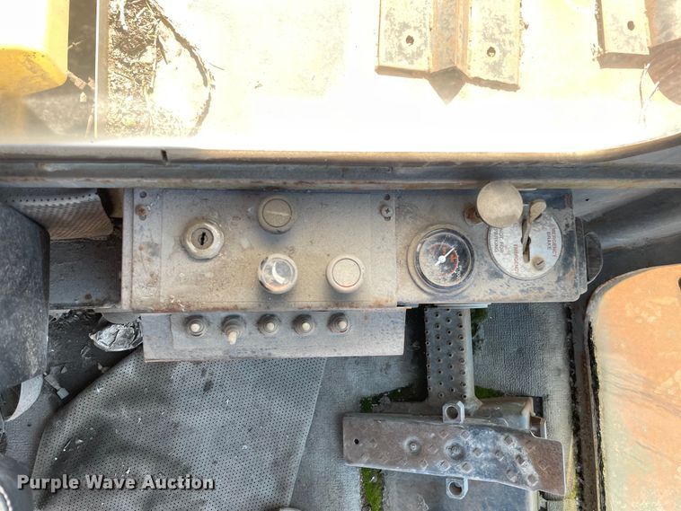 image for item DS5510 1997 Gradall XL4100 wheeled excavator