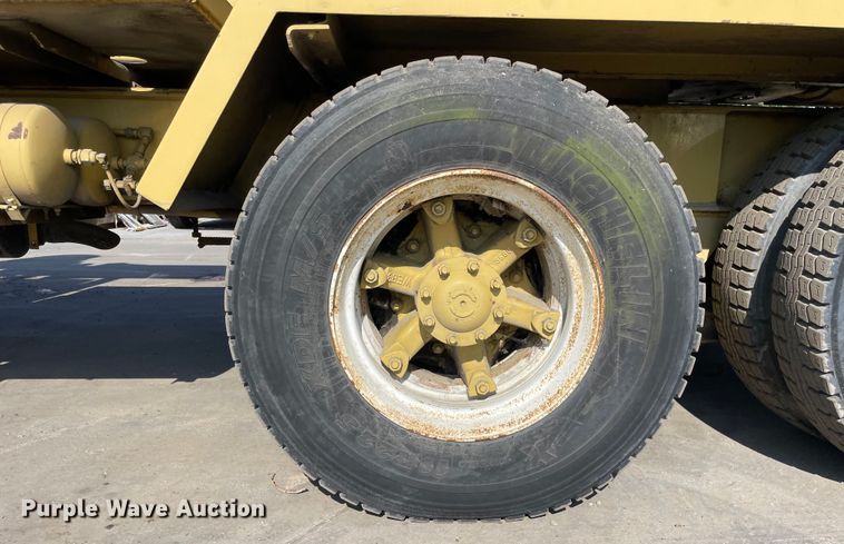 image for item DS5510 1997 Gradall XL4100 wheeled excavator