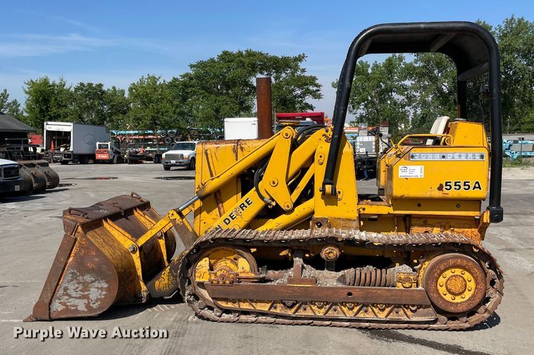 image for item DS5511 1975 John Deere  555-A track loader
