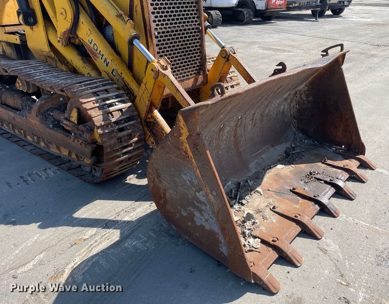 image for item DS5511 1975 John Deere  555-A track loader