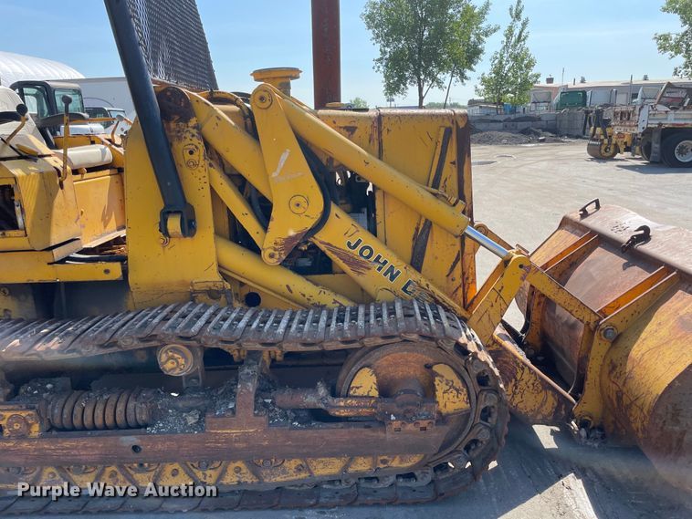 image for item DS5511 1975 John Deere  555-A track loader