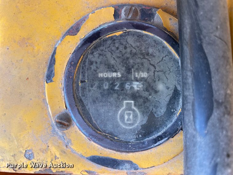 image for item DS5511 1975 John Deere  555-A track loader