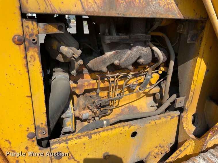 image for item DS5511 1975 John Deere  555-A track loader