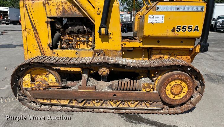 image for item DS5511 1975 John Deere  555-A track loader