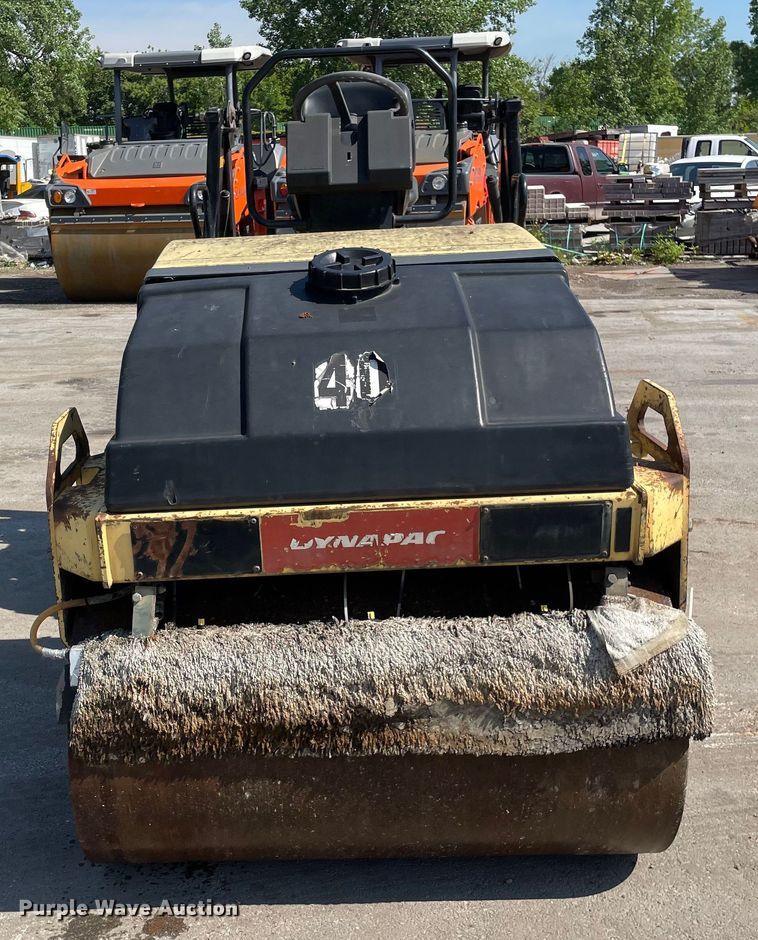 image for item DS5512 2009 Dynapac  CC122 double drum vibratory roller